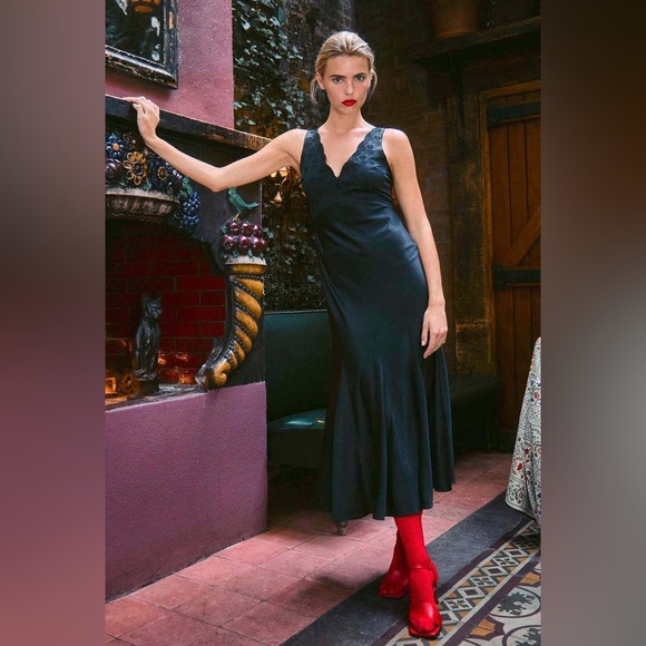 Hunter Bell Lulu Embroidered Satin Bias Gown Size 0 NWOT - Picture 4 of 14